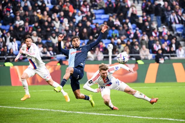 Olympique Lyonnais v Le Havre AC - Ligue 1 McDonald s 2025 2026 18 Yanis ZOUAOUI (hac) - 10 Pavel SULC (ol) during the Ligue 1 McDonald s match between Lyon and Le Havre at Groupama Stadium on December 14, 2025 in Lyon, France. Lyon France  Copyright: xFEPx 776348232