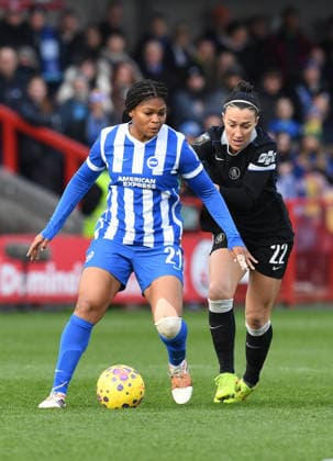 Brighton and Hove Albion Women v Chelsea Women Women s Super League 14 12 2025. Madison Haley Striker of Brighton and Hove Albion controls the ball while under pressure from Lucy Bronze Defender of Chelsea during the Women s Super League match between Brighton and Hove Albion Women and Chelsea Women at The Broadfield Stadium, Crawley, England on 14 December 2025. Crawley The Broadfield Stadium West Sussex England Editorial use only DataCo restrictions apply See www.football-dataco.com , Copyright: xJeffxMoodx PSI-23427-0033