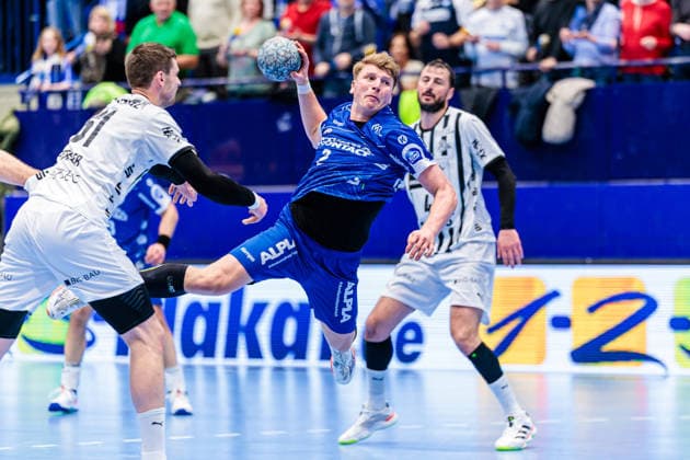 f l Hendrik Pekeler THW Kiel, 61 , Lukas Hutecek TBV Lemgo Lippe, 02 , Domagoj Duvnjak THW Kiel, 04 GER, TBV Lemgo Lippe vs THW Kiel, Handball, 1 Bundesliga, Matchday 17, Season 2025 2026, 14 12 2025 GER, TBV Lemgo Lippe vs THW Kiel, Handball, 1 Bundesliga, Matchday 17, Season 2025 2026, 14 12 2025 Lemgo Copyright: xEibner-Pressefoto JanxRollingerx EP_JSK