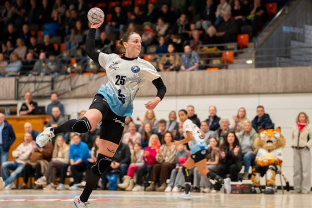 Handball I Women I Season 2025 2026 I 2 Bundesliga I 8 Matchday I VfL Waiblingen Bergischer HC I 14 12 2025 Vakare Damuleviciute 25, Bergischer HC im Wurf Waiblingen Rundsporthalle Baden Württemberg Germany Copyright: xLobeca MaxxPetershansx