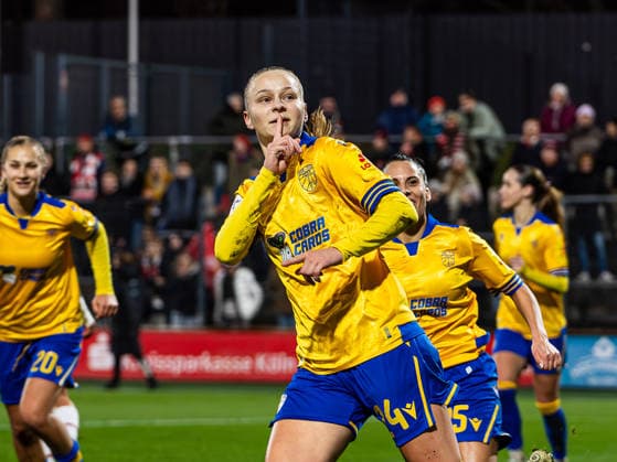 Isabella Jaron FC Carl Zeiss Jena Women, 24 celebrating goal after penalty kick 1 FC Koeln vs FC Carl Zeiss Jena, Soccer, Women Bundesliga, Google Pixel Women Bundesliga, Matchday 13, Season 2025 2026, 14 12 2025 DFB REGULATES PROHIBIT ANY USE OF PHOTOGRAPHS AS IMAGE SEQUENCES AND OR QUASI VIDEO, 1 FC Koeln vs FC Carl Zeiss Jena, Football, Womens Bundesliga, Google Pixel Womens Bundesliga, Matchday 13, Season 2025 2026, 14 12 2025 Koeln Copyright: xEibner-Pressefoto DamianxKruczynx EP_DKI