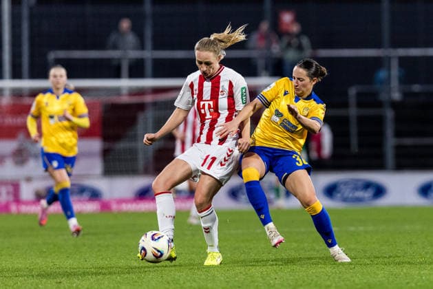 Google Pixel Frauen Bundesliga, 1 FC Köln FC Carl Zeiss Jena 14 12 2025 Zweikampf Pauline Bremer 1 FC Köln, 11 , Elena Mühlemann FC Carl Zeiss Jena, 30 Google Pixel Frauen Bundesliga, 1 FC Köln FC Carl Zeiss Jena, Köln, Franz Kremer Stadion am 14 12 2025 DFB REGULATIONS PROHIBIT ANY USE OF PHOTOGRAPHS AS IMAGE SEQUENCES AND OR QUASI VIDEO Copyright: xBEAUTIFULxSPORTS Wunderlx
