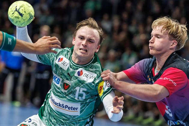 Berlin, 14 12 25, Handball Bundesliga, Fuechse Berlin HSG Wetzlar, 17 Matchday, Max Schmeling Halle Tobias Grondahl Füchse Berlin throws the ball on goal Fuechse Berlin HSG Wetzlar