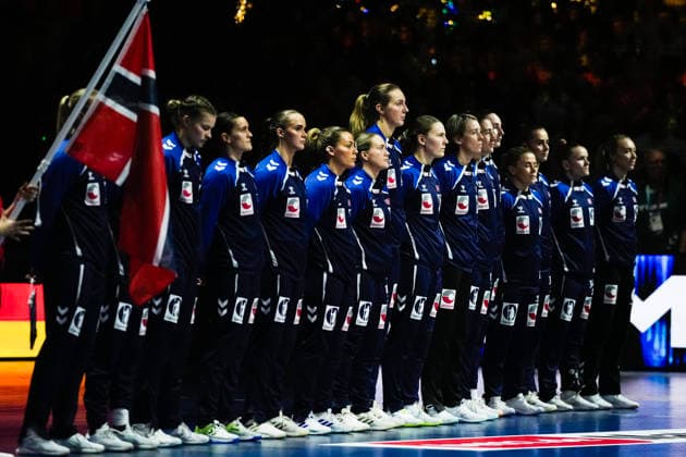 Women s Handball World Championship 2025 Germany Norway Rotterdam, Netherlands 20251214 The Norwegian national handball team before the final of the Women s Handball World Championship between Germany and Norway in Ahoy Arena Photo Beate Oma Dahle NTB Rotterdam Netherlands EDITORIAL USE ONLY RESTRICTED USE FOR BETTING COMPANIES  Copyright: xBeatexOmaxDahlex xNTBx