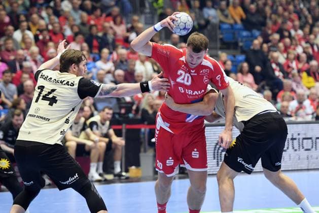 Uladsislau Kulesch MT Melsungen 20 , GER, MT Melsungen Bergischer HC, Handball, 1 Bundesliga, 17 Matchday, Season 2025 2026, 14 12 2025, GER, MT Melsungen Bergischer HC, Handball, 1 Bundesliga, 17 Matchday, Season 2025 2026, 14 12 2025 Kassel Copyright: xEibner-Pressefotox xRolandxSippelx EP_RSL