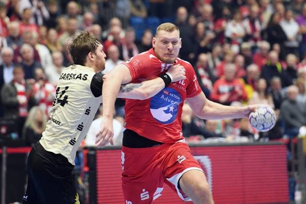 Dainis Kristopans MT Melsungen 10 on the ball , Gerdas Babarskas Bergischer HC 14 , GER, MT Melsungen Bergischer HC, Handball, 1 Bundesliga, Matchday 17, Season 2025 2026, 14 12 2025, GER, MT Melsungen Bergischer HC, Handball, 1 Bundesliga, Matchday 17, Season 2025 2026, 14 12 2025 Kassel Copyright: xEibner-Pressefotox xRolandxSippelx EP_RSL