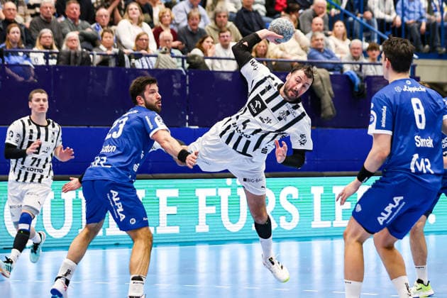 14 12 2025, xKWIx, Handball, Daikin Handball Bundesliga Daikin HBL , TBV Lemgo Lippe THW Kiel, PHOENIX CONTACT arena Domagoj Duvnjak THW Kiel 4 throwing Photo xKamilxWilkowskixPressefotoKochx NRW Germany