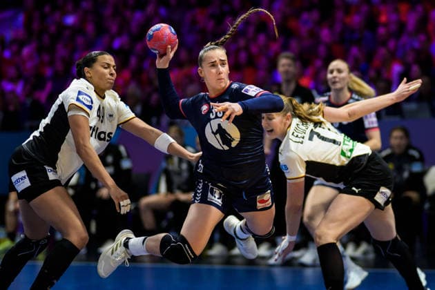 251214 Thale Rushfeldt Deila of Norway during the IHF Women s World Championship final between Germany and Norway on December 14, 2025 in Rotterdam Photo Joel Marklund BILDBYRAN kod JM JM0758 bbeng handball handboll handball vm handball vm handbolls vm ihf handball world championship world handball championship 2025 world championship 2025 final tyskland norway norge germany dam  Copyright: JOELxMARKLUND BB251214JM031