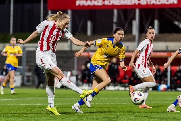Google Pixel Frauen Bundesliga, 1 FC Köln FC Carl Zeiss Jena 14 12 2025 Pauline Bremer 1 FC Köln, 11 sc hiesst Google Pixel Frauen Bundesliga, 1 FC Köln FC Carl Zeiss Jena, Köln, Franz Kremer Stadion am 14 12 2025 DFB REGULATIONS PROHIBIT ANY USE OF PHOTOGRAPHS AS IMAGE SEQUENCES AND OR QUASI VIDEO Copyright: xBEAUTIFULxSPORTS Wunderlx