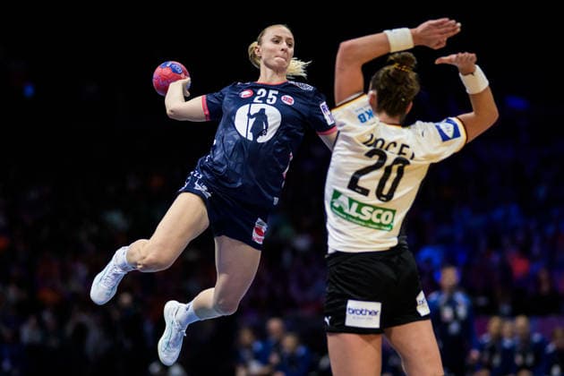 251214 Henny Ella Reistad of Norway during the IHF Women s World Championship final between Germany and Norway on December 14, 2025 in Rotterdam Photo Joel Marklund BILDBYRAN kod JM JM0758 bbeng handball handball handball vm handball vm handbolls vm ihf handball world championship world handball championship 2025 world championship 2025 final tyskland norway norge germany dam  Copyright: JOELxMARKLUND BB251214JM032