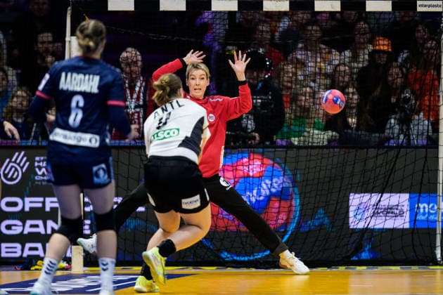 251214 Goalkeeper Katrine Lunde of Norway during the IHF Women s World Championship final between Germany and Norway on December 14, 2025 in Rotterdam Photo Joel Marklund BILDBYRAN kod JM JM0758 bbeng handball handboll handball vm handball vm handbolls vm ihf handball world championship world handball championship 2025 world championship 2025 final tyskland norway norge germany dam  Copyright: JOELxMARKLUND BB251214JM033