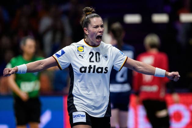 251214 Emily Vogel of Germany celebrates during the IHF Women s World Championship final between Germany and Norway on December 14, 2025 in Rotterdam Photo Joel Marklund BILDBYRAN kod JM JM0758 bbeng handball handball handball vm handball vm handbolls vm ihf handball world championship world handball championship 2025 world championship 2025 final tyskland norway norge germany dam jubel  Copyright: JOELxMARKLUND BB251214JM034