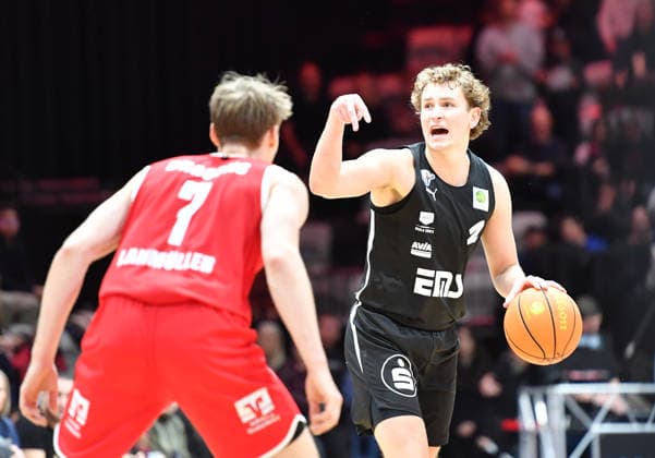 14 12 2025 Basketball Season 2025 2026 2 Bundesliga Pro A 12 Matchday Nuremberg Falcons Basketball Club NBC Artland Dragons OGo xogox Timo Lanmüller 7, Artland Dragons Cartee Dean Whitt 2, Nuremberg Falcons BC NBC