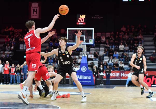 14 12 2025 Basketball Season 2025 2026 2 Bundesliga Pro A 12 Matchday Nuremberg Falcons Basketball Club NBC Artland Dragons OGo xogox Timo Lanmüller 7, Artland Dragons Joscha Eckert 4, Nuremberg Falcons BC NBC