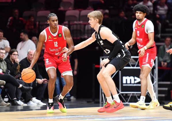 14 12 2025 Basketball Season 2025 2026 2 Bundesliga Pro A 12 Matchday Nuremberg Falcons Basketball Club NBC Artland Dragons OGo xogox Elijah Ndi 12, Artland Dragons Trevor James Baskin 22, Nuremberg Falcons BC NBC