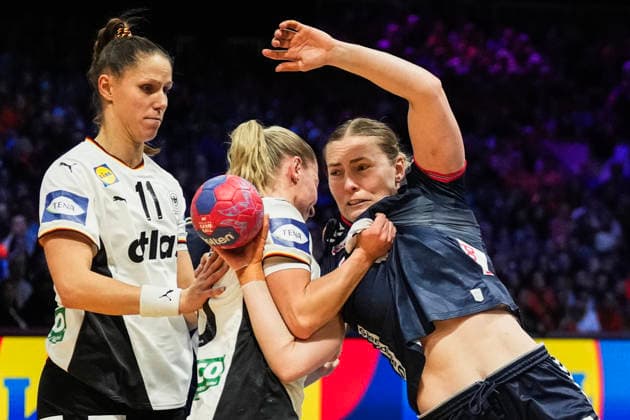 Women s Handball World Championship 2025 Germany Norway Rotterdam, Netherlands 20251214 Norway s Vilde Mortensen Ingstad during the final of the Women s Handball World Championship between Germany and Norway at Ahoy Arena Photo Beate Oma Dahle NTB Rotterdam Netherlands EDITORIAL USE ONLY RESTRICTED USE FOR BETTING COMPANIES  Copyright: xBeatexOmaxDahlex xNTBx