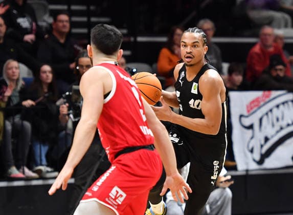 14 12 2025 Basketball Season 2025 2026 2 Bundesliga Pro A 12 Matchday Nuremberg Falcons Basketball Club NBC Artland Dragons OGo xogox Evan Derek Taylor 10, Nuremberg Falcons BC NBC