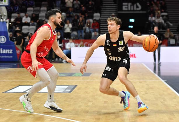 14 12 2025 Basketball Season 2025 2026 2 Bundesliga Pro A 12 Matchday Nuremberg Falcons Basketball Club NBC Artland Dragons OGo xogox Connor Van Buzz Anthony 9, Artland Dragons Vincent John Friederici 30, Nuremberg Falcons BC NBC