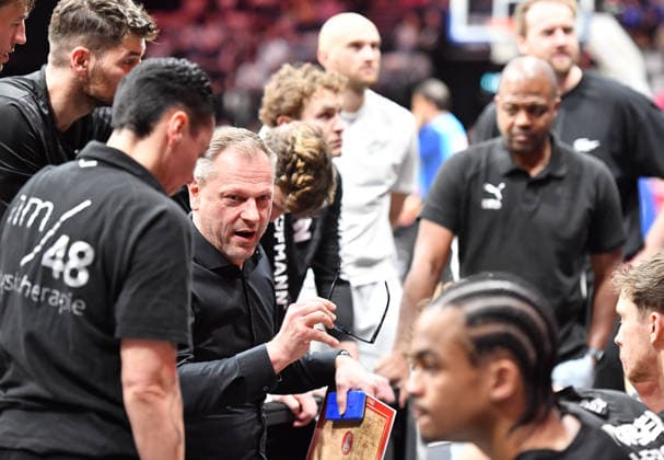 14 12 2025 Basketball Season 2025 2026 2 Bundesliga Pro A 12 Matchday Nuremberg Falcons Basketball Club NBC Artland Dragons OGo xogox Ralph Junge Trainer Headcoach Nuremberg Falcons BC NBC before the start of the match