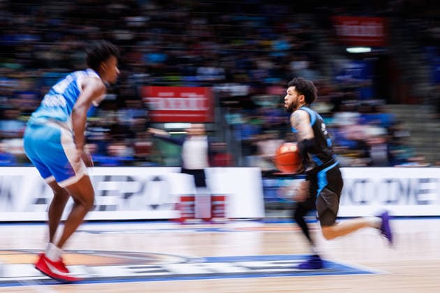 easycredit BBL, Frankfurt Skyliners Science City Jena, 14 12 2025 Tavian Dunn Martin Science City Jena, 0 in the build-up game of the easycredit BBL Frankfurt Skyliners Science City Jena on Matchday 10 of the 25 26 season at Süwag Energie ARENA on 14 12 2025 Copyright: xBEAUTIFULxSPORTS Hahnex