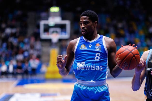 easycredit BBL, Frankfurt Skyliners Science City Jena, 14 12 2025 William Christmas Frankfurt Skyliners, 8 Game of the easycredit BBL Frankfurt Skyliners Science City Jena on Matchday 10 of the 25 26 season at the Süwag Energie ARENA on 14 12 2025 Copyright: xBEAUTIFULxSPORTS Hahnex