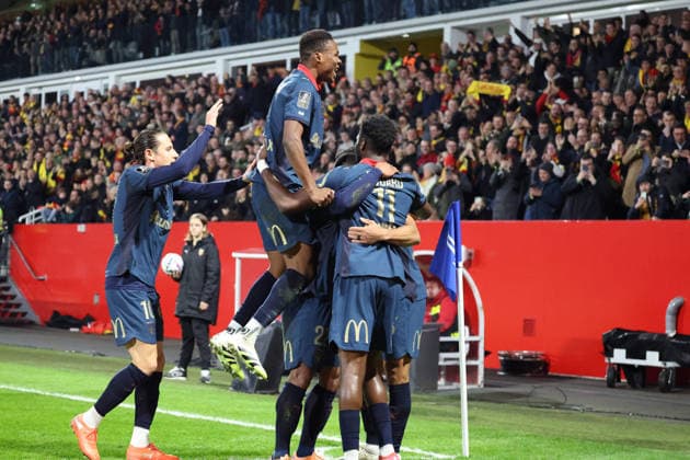 FOOTBALL : RC Lens vs OGC Nice - Ligue 1 J16 - 14 12 2025 Joie des joueurs de Lens apres le but de Odsonne EDOUARD (RC Lens) lors du match RC Lens vs OGC Nice, Ligue 1 J16, stade Bollaert-Delelis, le 14 dÃ cembre 2025 - photo Laurent Sanson PsnewZ  Copyright: xLaurentxSANSONx xPsnewZx