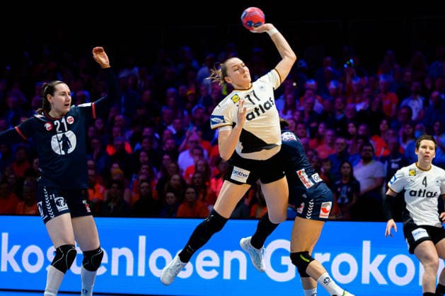Handball, Womens World Championship, Final Germany Norway Viola Leuchter Germany Rotterdam Ahoy Arena Netherlands