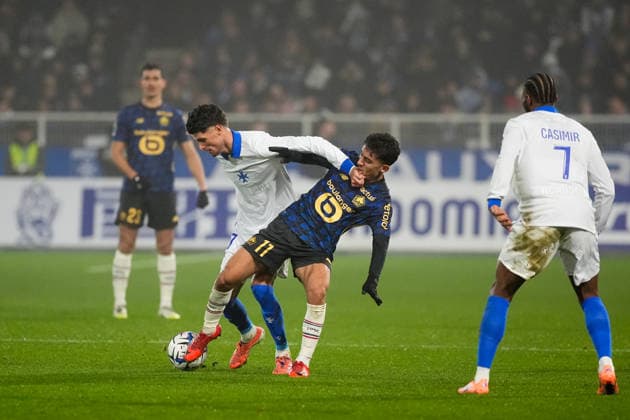 AJ Auxerre v Lille OSC - Ligue 1 McDonald s 2025 2026 17 Oussama EL AZZOUZI (aja) - 11 Osame SAHRAOUI (losc) during the Ligue 1 McDonald s match between Auxerre and Lille at Stade Abbe Deschamps on December 14, 2025 in Auxerre, France. Auxerre France  Copyright: xFEPx 776348229
