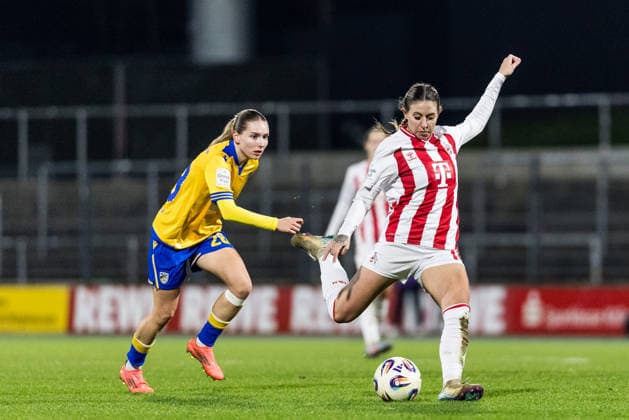 Google Pixel Frauen Bundesliga, 1 FC Köln FC Carl Zeiss Jena 14 12 2025 Zoe Hasenauer 1 FC Köln, 16 shoots Google Pixel Frauen Bundesliga, 1 FC Köln FC Carl Zeiss Jena, Köln, Franz Kremer Stadion am 14 12 2025 DFB REGULATIONS PROHIBIT ANY USE OF PHOTOGRAPHS AS IMAGE SEQUENCES AND OR QUASI VIDEO Copyright: xBEAUTIFULxSPORTS Wunderlx
