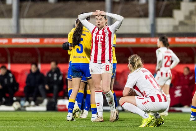 Google Pixel Frauen Bundesliga, 1 FC Köln FC Carl Zeiss Jena 14 12 2025 Sandra Maria Jessen 1 FC Köln, 6 , Pauline Bremer 1 FC Köln, 11 frustrated after the final whistle Google Pixel Frauen Bundesliga, 1 FC Köln FC Carl Zeiss Jena, Köln, Franz Kremer Stadion am 14 12 2025 DFB REGULATIONS PROHIBIT ANY USE OF PHOTOGRAPHS AS IMAGE SEQUENCES AND OR QUASI VIDEO Copyright: xBEAUTIFULxSPORTS Wunderlx