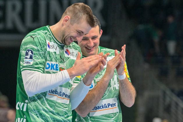 14 12 2025, xlakx, Handball Daikin HBL, Fuechse Berlin HSG Wetzlar v l Nejc Cehte Fuechse Berlin , Arino Aitor Fuechse Berlin Cheering about the victory Berlin Daniel Lakomski