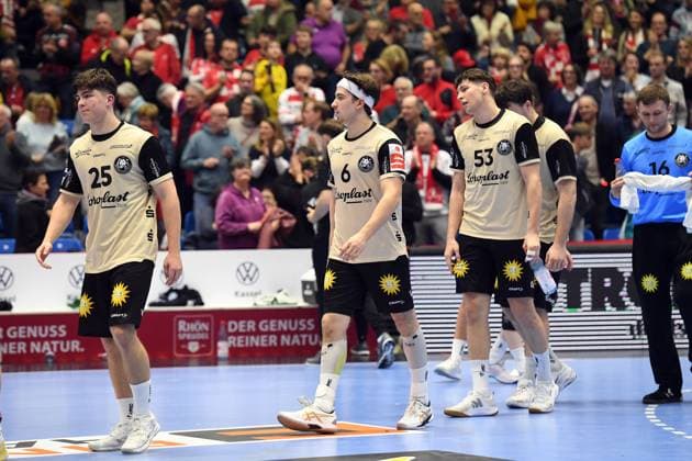 disappointed, frustrated, emotion after the defeat g26 , Soeren Servos Bergischer HC 6 , Soeren Steinhaus Bergischer HC 53 , Lukas Diedrich Goalkeeper Bergischer HC 16 , GER, MT Melsungen Bergischer HC, Handball, 1 Bundesliga, Matchday 17, Season 2025 2026, 14 12 2025, GER, MT Melsungen Bergischer HC, Handball, 1 Bundesliga, Matchday 17, Season 2025 2026, 14 12 2025 Kassel Copyright: xEibner-Pressefotox xRolandxSippelx EP_RSL