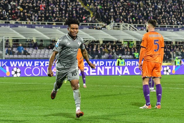 Gift Emmanuel Orban (Hellas Verona) celebrates with teammates after scoring the 1-2 goal during ACF Fiorentina vs Hellas Verona FC, Italian soccer Serie A match in Florence, Italy, December 14 2025  Copyright: xFabioxFagiolini IPAxSportx xipa-agency.netx xx IPA_69150207 IPA_Agency_IPA69150207