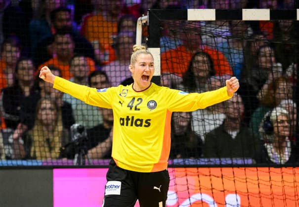 Cheering Goalkeeper Goalkeeper Katharina Filter GER Womens Handball World Championship 2025, Final Germany GER Norway NOR , on 14 12 2025 in Rotterdam Netherlands Womens Handball World Championship from 26 11 14 12 2025 in Germany Netherlands Â