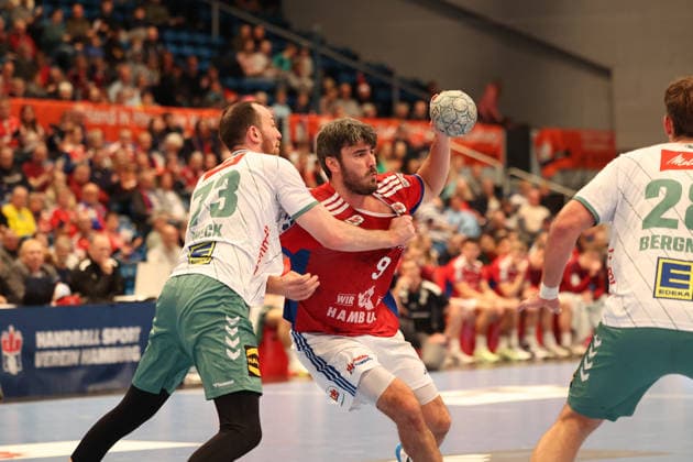 Handball Daikin Handball Bundesliga 2025 2026 Handball Sport Verein Hamburg vs GWD Minden Alexander Weck Minden ,Jacob Arenth Lassen Hamburg ,Eimantas Grimuta Minden , Sporthalle Hamburg Hamburg