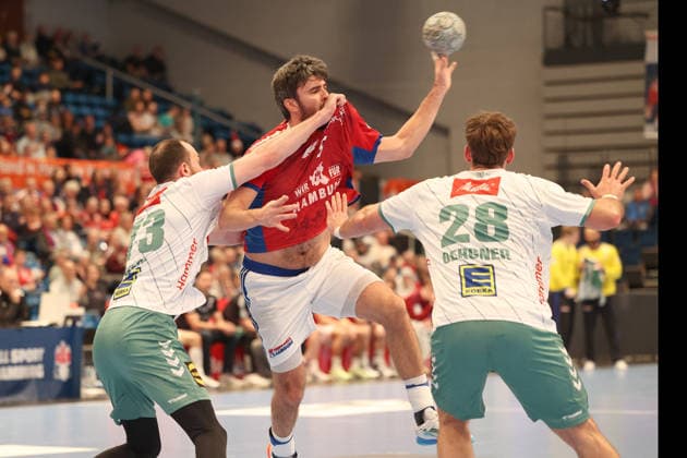 Handball Daikin Handball Bundesliga 2025 2026 Handball Sport Verein Hamburg vs GWD Minden Ian Weber Minden ,Jacob Arenth Lassen Hamburg ,Eimantas Grimuta Minden , Sporthalle Hamburg Hamburg