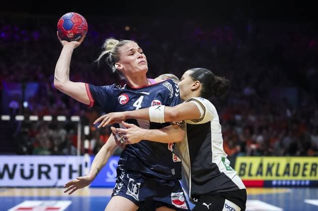 ROTTERDAM - Veronica Egebakken Kristiansen (NOR) in action during the World Handball Championship final between Norway and Germany on December 14, 2025, in Ahoy Rotterdam, Netherlands. ANP IRIS VAN DEN BROEK xVIxANPxSportx xxANPxIVx 544869864 originalFilename: 544869864.jpg
