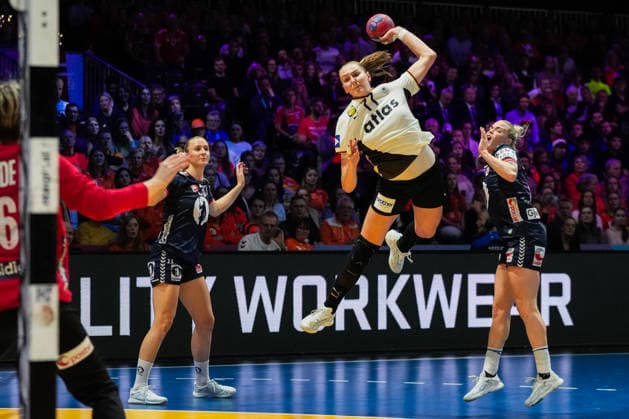Women s Handball World Championship 2025 Germany Norway Rotterdam, Netherlands 20251214 Germany s Viola Leuchter with a shot during the final of the Women s Handball World Championship between Germany and Norway at Ahoy Arena Photo Beate Oma Dahle NTB Rotterdam Netherlands EDITORIAL USE ONLY RESTRICTED USE FOR BETTING COMPANIES  Copyright: xBeatexOmaxDahlex xNTBx