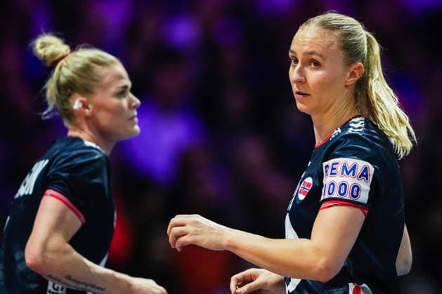 Women s Handball World Championship 2025 Germany Norway Rotterdam, Netherlands 20251214 Norway s Veronica Kristiansen and Henny Ella Reistad during the final of the Women s Handball World Championship between Germany and Norway at Ahoy Arena Photo Beate Oma Dahle NTB Rotterdam Netherlands EDITORIAL USE ONLY RESTRICTED USE FOR BETTING COMPANIES  Copyright: xBeatexOmaxDahlex xNTBx