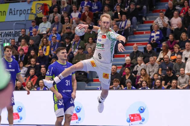 14 12 2025, xgox, Handball Daikin HBL VfL Gummersbach SC Magdeburg emspor, v l Matthias Musche Magdeburg, 6 wirft Tor, Torschuetze, erzielt Tor, Treffer, scores the goal Gummersbach