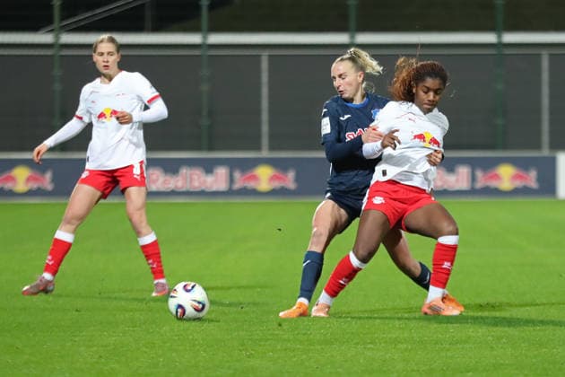 Google Pixel Women Bundesliga, RB Leipzig TSG Hoffenheim 14 12 2025 Vanessa Diehm 6, TSG Hoffenheim vs Delice Boboy 17, RB Leipzig Soccer, Google Pixel Women Bundesliga, Season 2025 2026, 13 Matchday RB Leipzig vs TSG 1899 Hoffenheim on 14 12 2025, Training Center Cottaweg, Leipzig DFB REGULATIONS PROHIBIT ANY USE OF PHOTOGRAPHS AS IMAGE SEQUENCES AND OR QUASI VIDEO Copyright: xBEAUTIFULxSPORTS JanxKaeferx