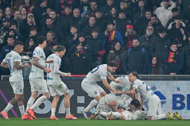 Inter™s Lautaro Martinez celebrates after scoring a goal for his team during the Serie A soccer match between Genoa and Inter at the Luigi Ferraris Stadium in Genoa, Italy - Sunday, December 14, 2025. - Soccer .  Copyright: xTanoxPecoraro LaPressex