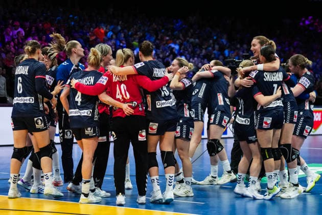 Women s Handball World Championship 2025 Germany Norway Rotterdam, Netherlands 20251214 Norway celebrates victory against Germany in the final of the Women s Handball World Championship at Ahoy Arena Photo Beate Oma Dahle NTB Rotterdam Netherlands EDITORIAL USE ONLY RESTRICTED USE FOR BETTING COMPANIES  Copyright: xBeatexOmaxDahlex xNTBx