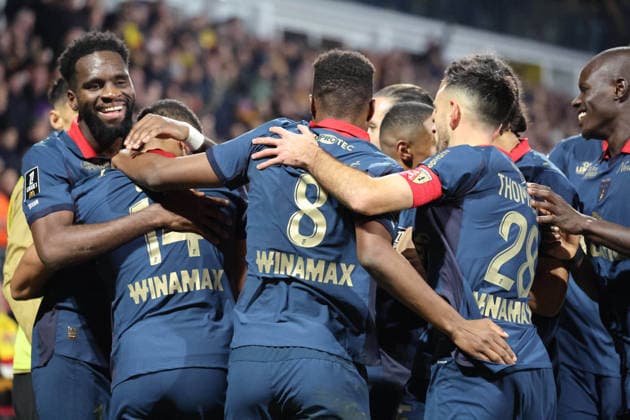 FOOTBALL : RC Lens vs OGC Nice - Ligue 1 J16 - 14 12 2025 Joie des joueurs de Lens apres le second but de Odsonne EDOUARD (RC Lens) lors du match RC Lens vs OGC Nice, Ligue 1 J16, stade Bollaert-Delelis, le 14 dÃ cembre 2025 - photo Laurent Sanson PsnewZ  Copyright: xLaurentxSANSONx xPsnewZx