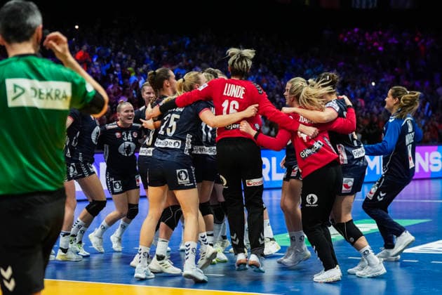 Women s Handball World Championship 2025 Germany Norway Rotterdam, Netherlands 20251214 Norway celebrates victory against Germany in the final of the Women s Handball World Championship at Ahoy Arena Photo Beate Oma Dahle NTB Rotterdam Netherlands EDITORIAL USE ONLY RESTRICTED USE FOR BETTING COMPANIES  Copyright: xBeatexOmaxDahlex xNTBx