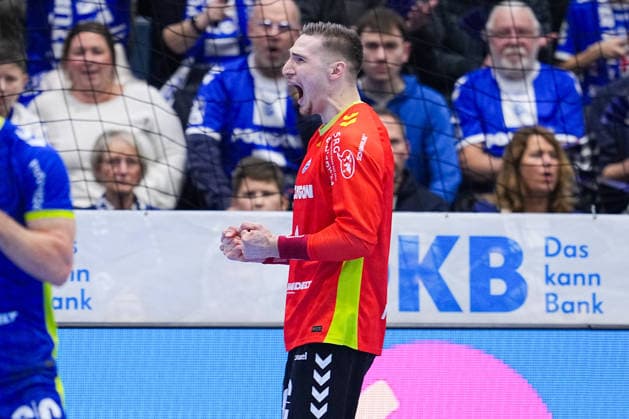 14 12 2025, xydrx, Handball, 1 HBL, VfL Gummersbach SC Magdeburg, Schwalbe Arena Dominik Kuzmanovic VfL Gummersbach 1 cheering Photo xYannisxDreimannxPressefotoKochx Nordrhein Westfahlen Germany
