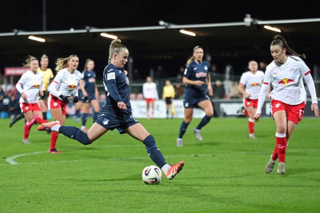 Google Pixel Frauen Bundesliga, RB Leipzig TSG Hoffenheim 14 12 2025 Laura Gloning 20, TSG Hoffenheim Fußball, Google Pixel Frauen Bundesliga, Saison 2025 2026, 13 Spieltag RB Leipzig vs TSG 1899 Hoffenheim am 14 12 2025, Trainingszentrum Cottaweg, Leipzig DFB REGULATIONS PROHIBIT ANY USE OF PHOTOGRAPHS AS IMAGE SEQUENCES AND OR QUASI VIDEO Copyright: xBEAUTIFULxSPORTS JanxKaeferx