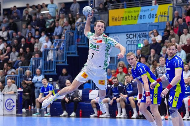 14 12 2025, xydrx, Handball, 1 HBL, VfL Gummersbach SC Magdeburg, Schwalbe Arena Felix Claar SC Magdeburg 7 at the throw Photo xYannisxDreimannxPressefotoKochx Nordrhein Westfahlen Germany