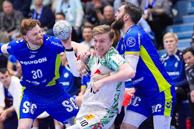 14 12 2025, xydrx, Handball, 1 HBL, VfL Gummersbach SC Magdeburg, Schwalbe Arena Gisli Kristjansson SC Magdeburg 10 in duel against Tom Kiesler VfL Gummersbach 30 and Teitur Einarsson VfL Gummersbach 14 Photo xYannisxDreimannxPressefotoKochx Nordrhein Westfahlen Germany