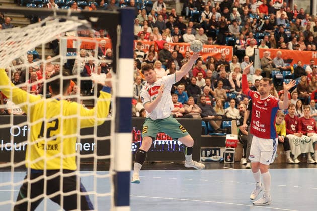 Handball Daikin Handball Bundesliga 2025 2026 Handball Sport Verein Hamburg vs GWD Minden Goalkeeper Mohammed Essam Moustafa El Tayar Hamburg ,Niclas Benedict Heitkamp Minden ,Casper U Mortensen Hamburg , Sporthalle Hamburg Hamburg Hamburg